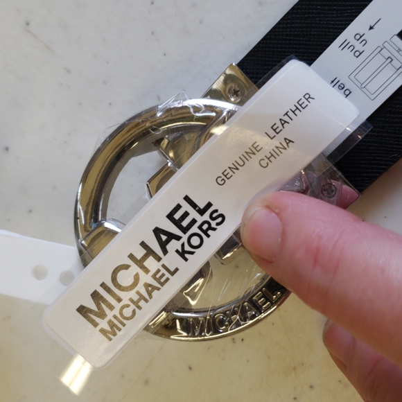 New Michael kors MK silver LOGO buckle reversible black white leather belt main image 4